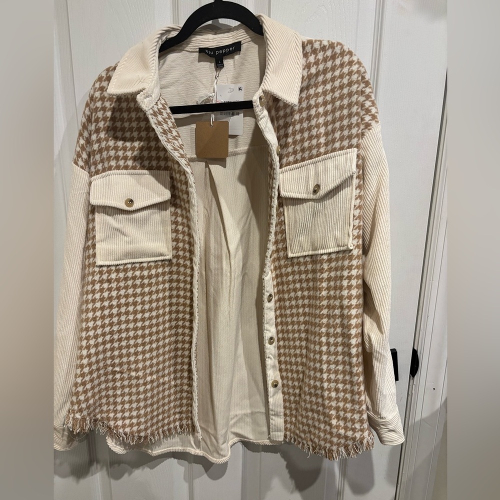 Blu Pepper houndstooth Khaki shacket NWT size Large - Picture 5 of 7